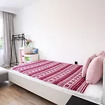 3 Bedroom City Apartment Near Messe Duesseldorf
