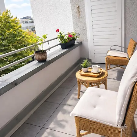 Apartment 3 Bedroom Near Messe Dusseldorf
