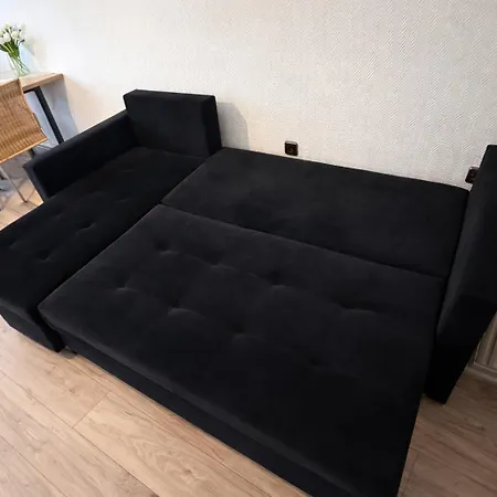 3 Bedroom Near Messe Apartment *